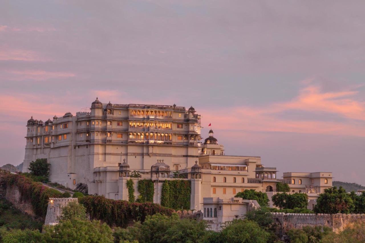 Raas Devigarh Hotel Delwara Exterior photo