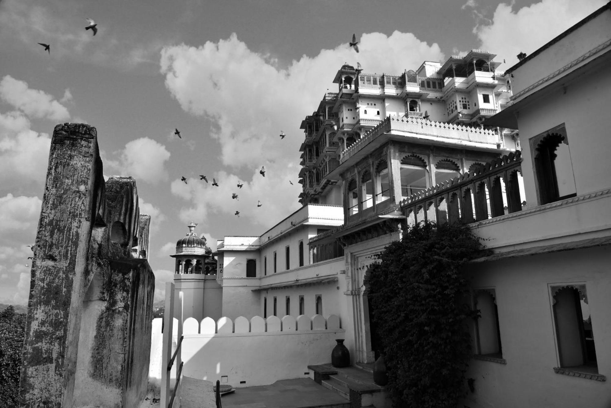 Raas Devigarh Hotel Delwara Exterior photo