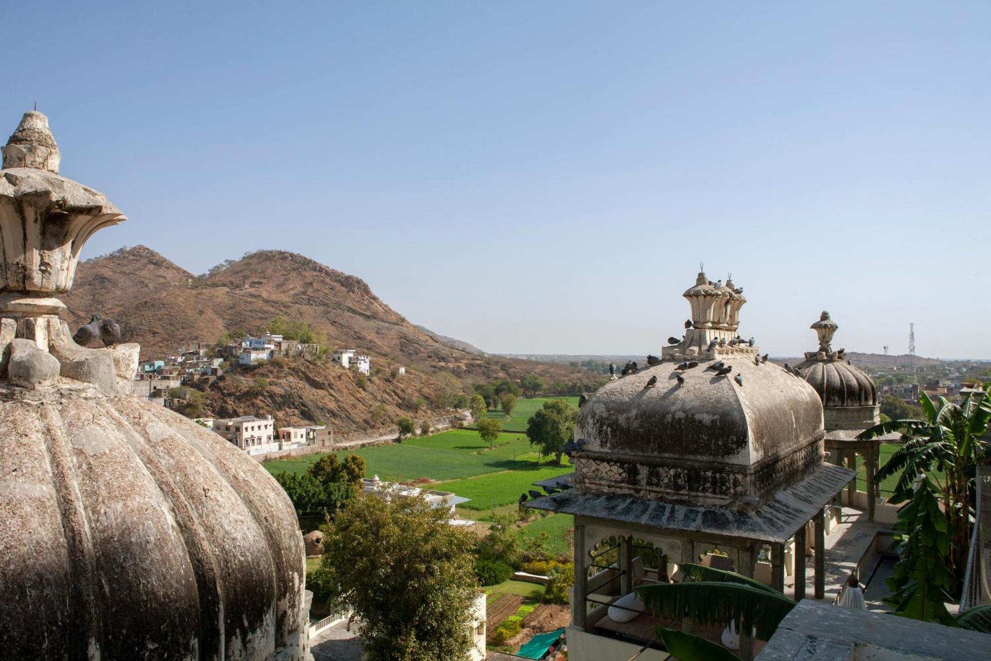 Raas Devigarh Hotel Delwara Exterior photo