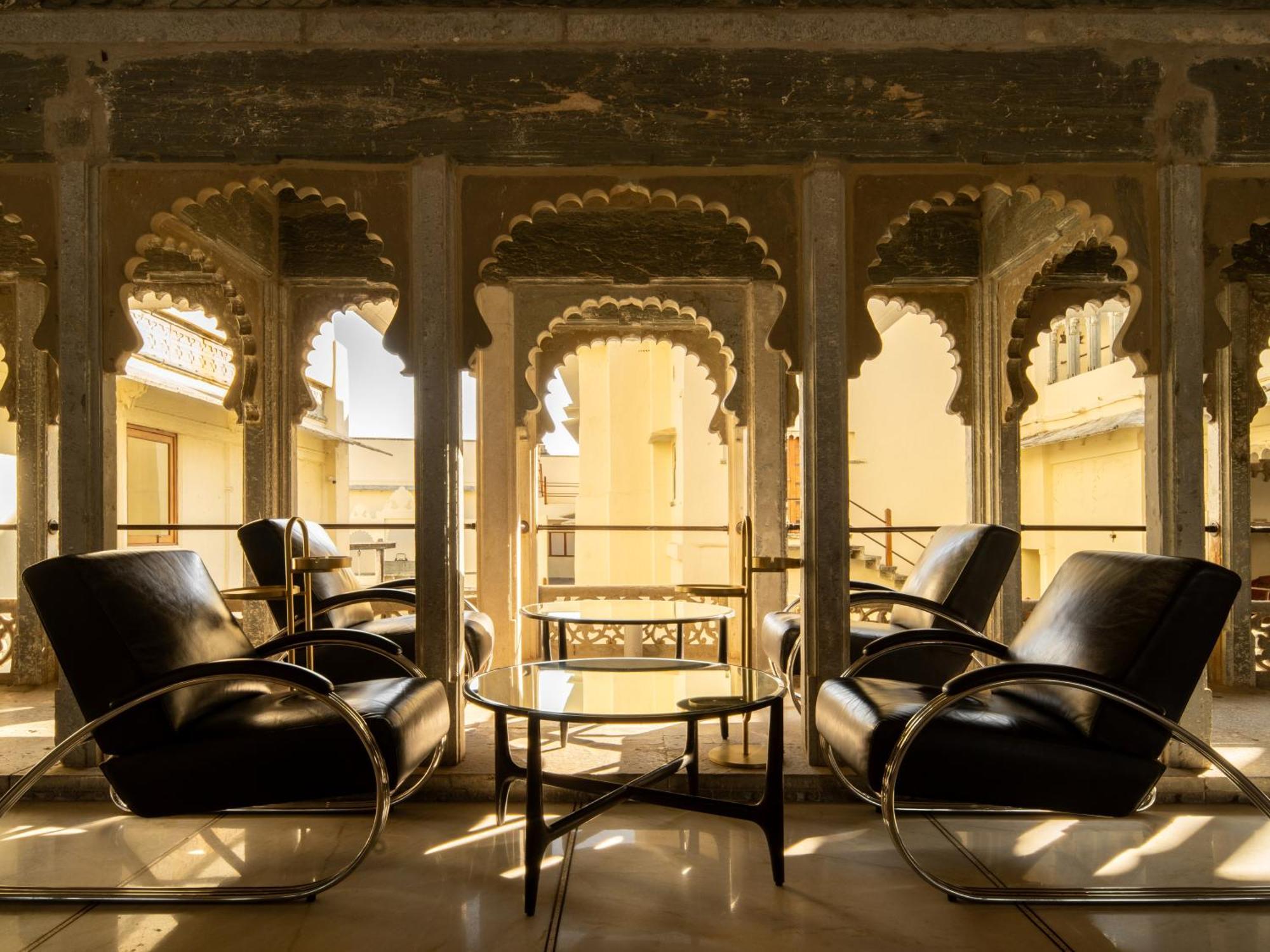 Raas Devigarh Hotel Delwara Exterior photo