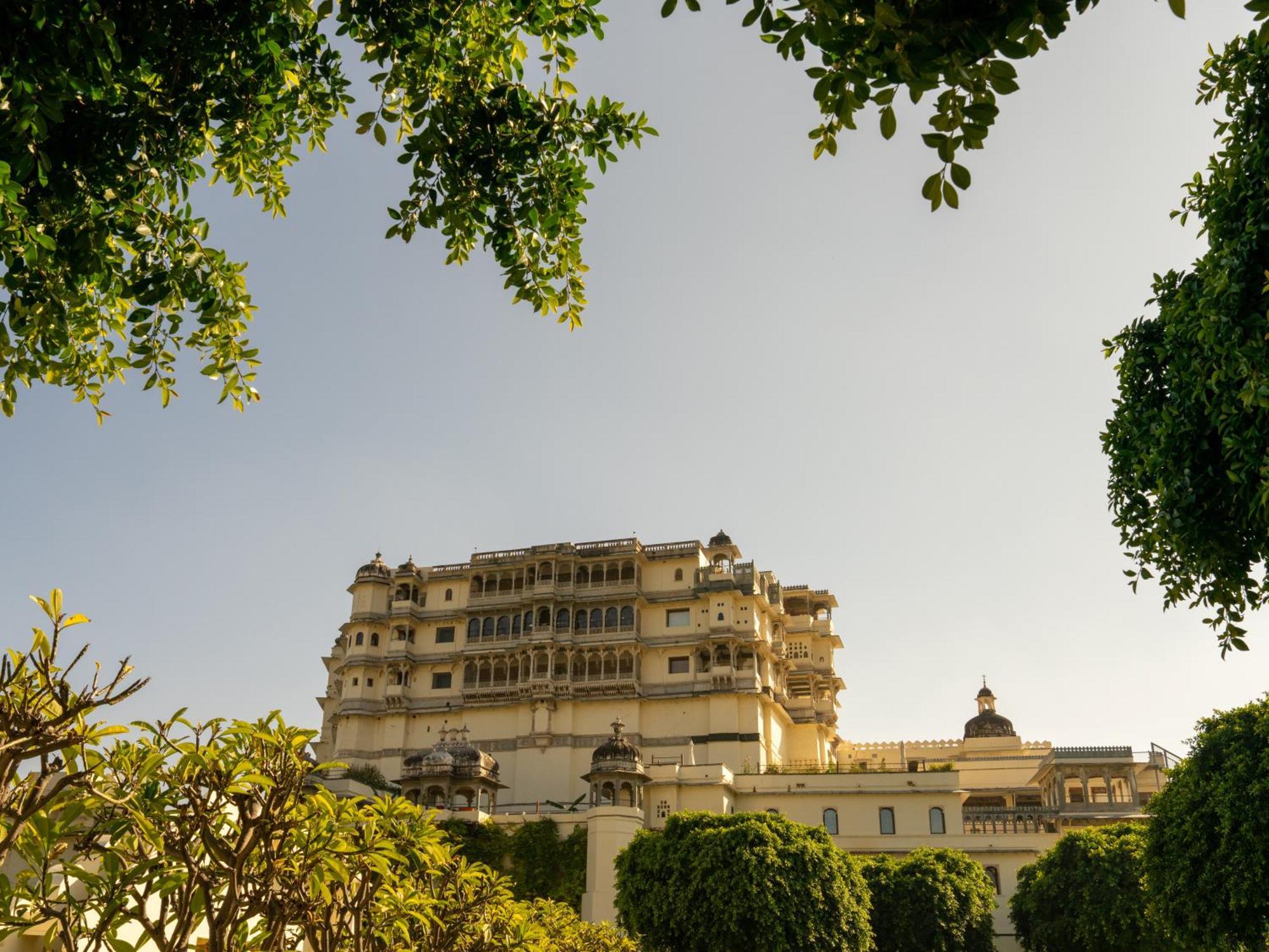 Raas Devigarh Hotel Delwara Exterior photo