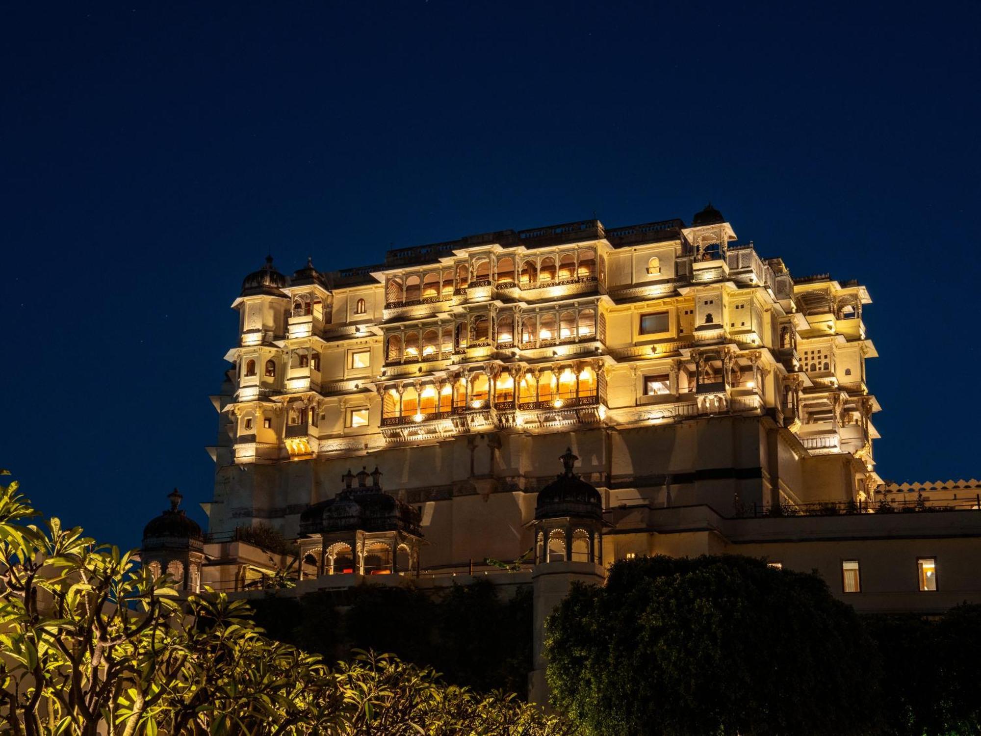 Raas Devigarh Hotel Delwara Exterior photo